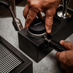 La Pavoni Leveler – Професионален дистрибутор за кафе (черен)